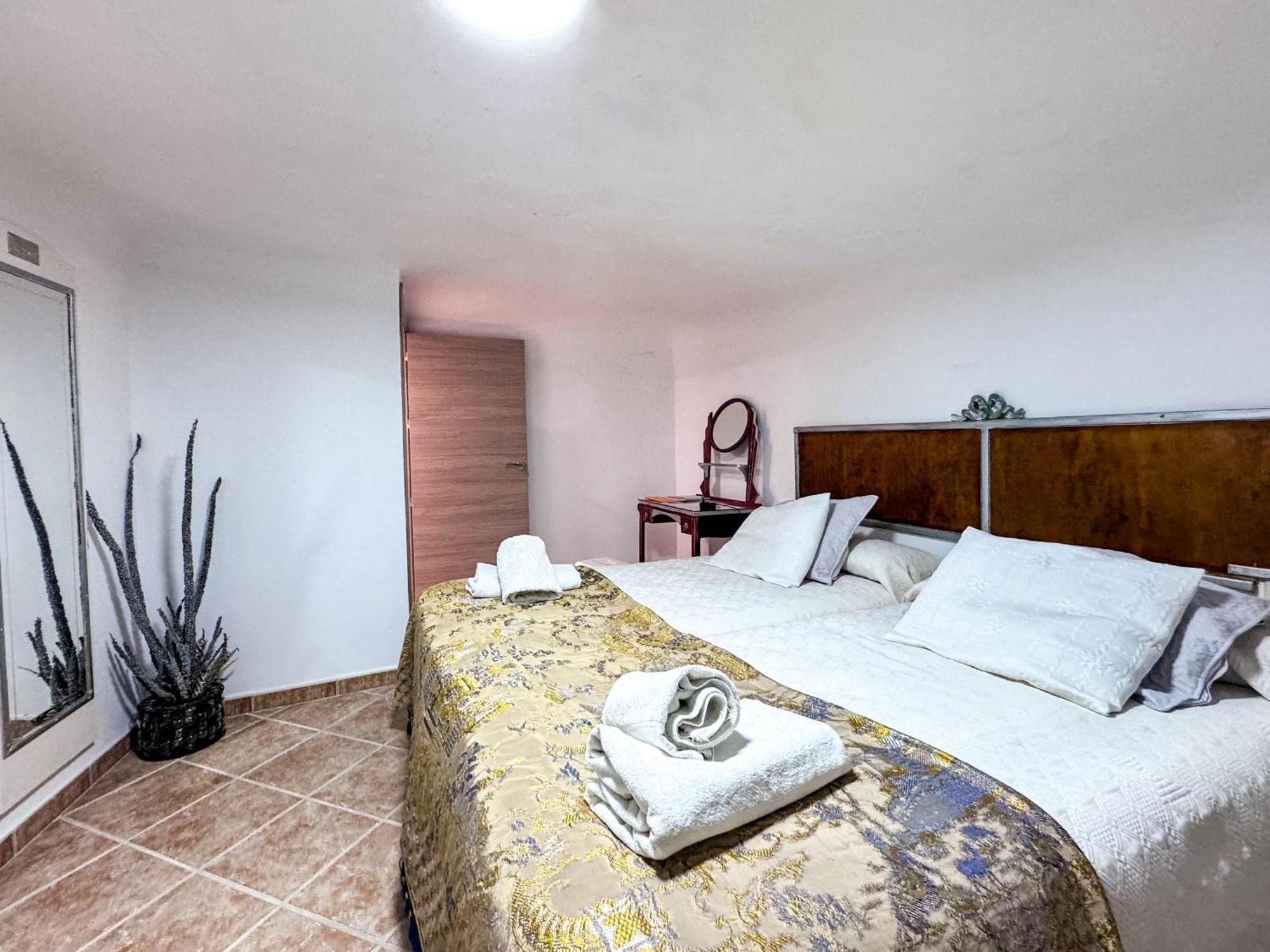 Casa Cueva Rural Vico Ideal Grandes Grupos Freila Esterno foto